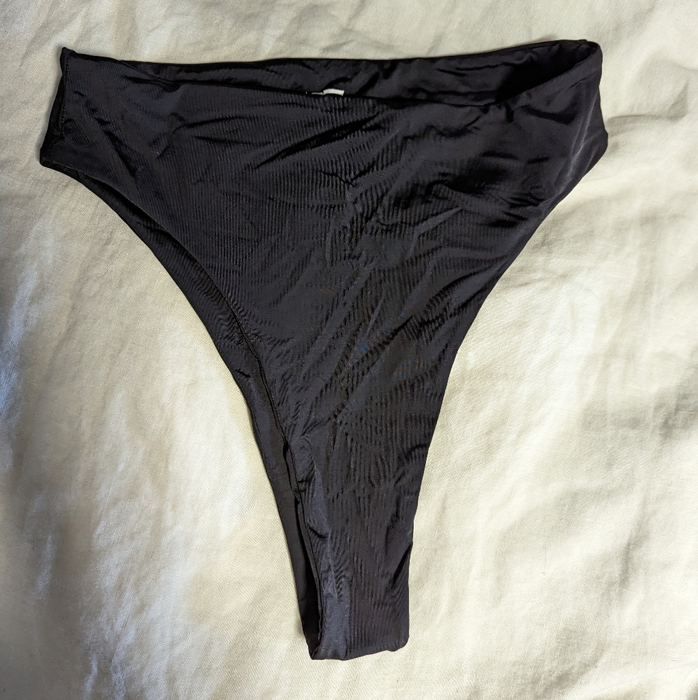 437 swim black Aubrey bottoms size XL